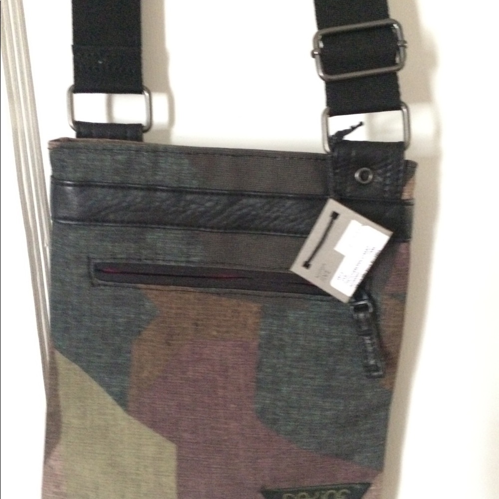 Dakine “Jive” Crossbody Bag Perfect Travel Size